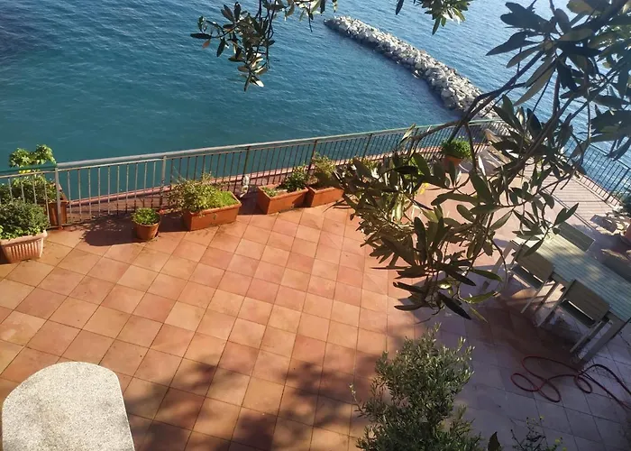 Napoli Sospesi Tra Cielo E Mare